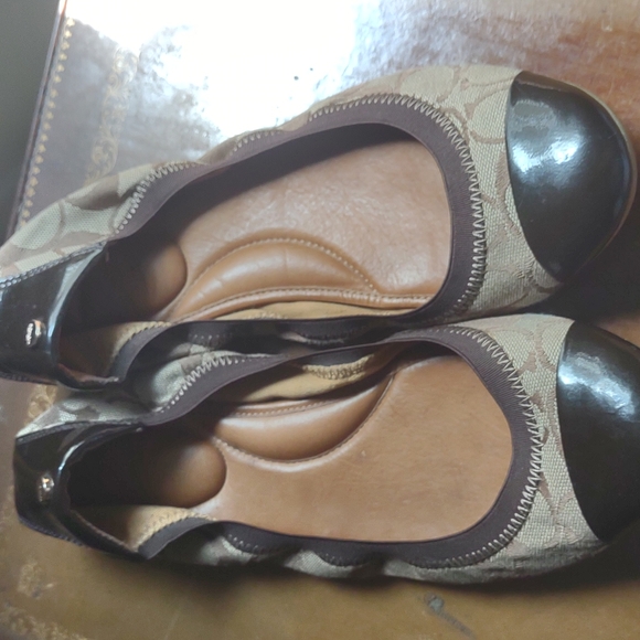 Coach - Picture 2 of 3